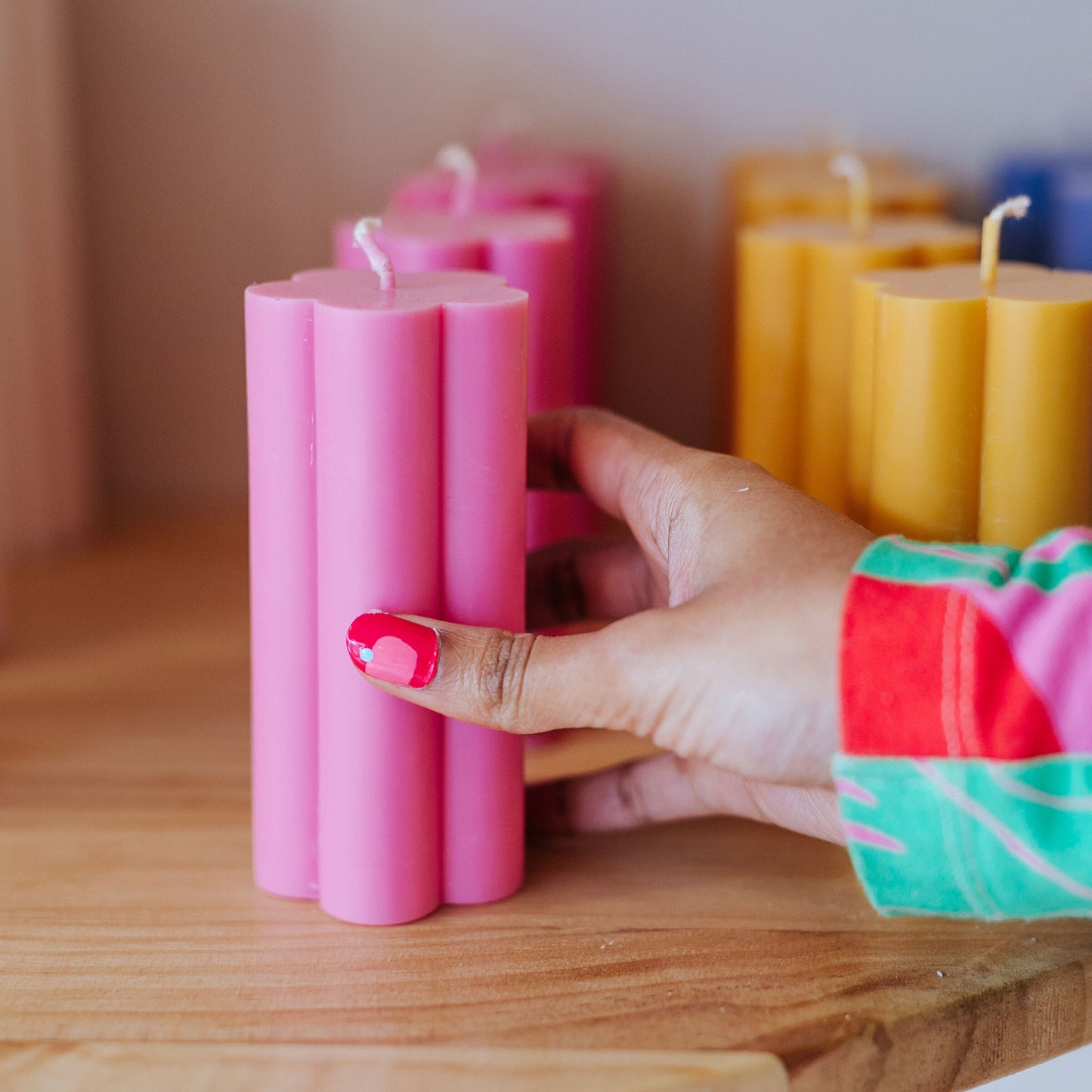 Nimki Hand Poured Daisy Flower Pillar Candle