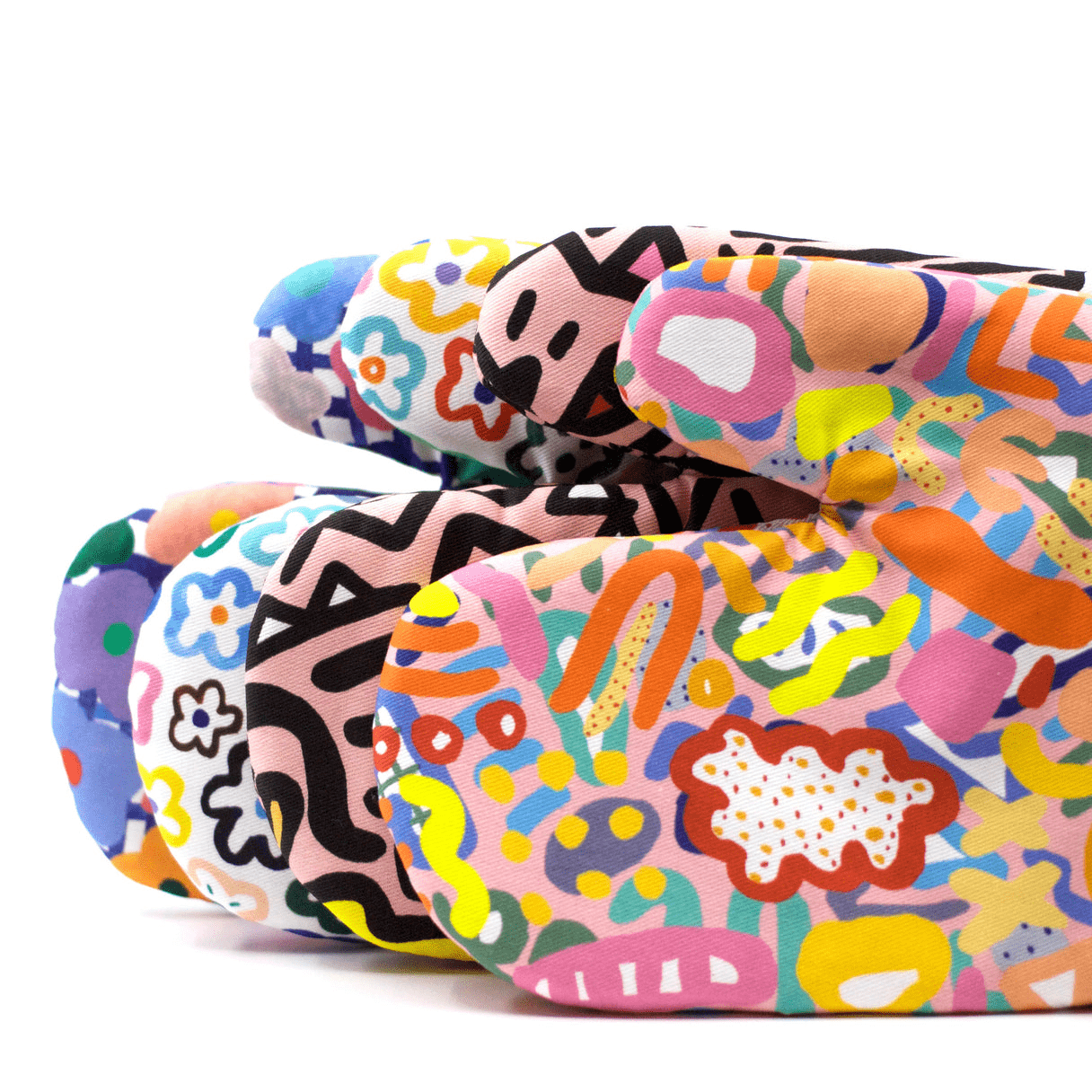 Shuh Lee Colourful Oven Mitt Collection